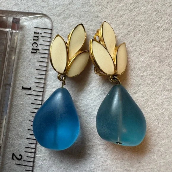 Vintage Givenchy clip ons earrings  preowned very rare - Picture 9 of 13